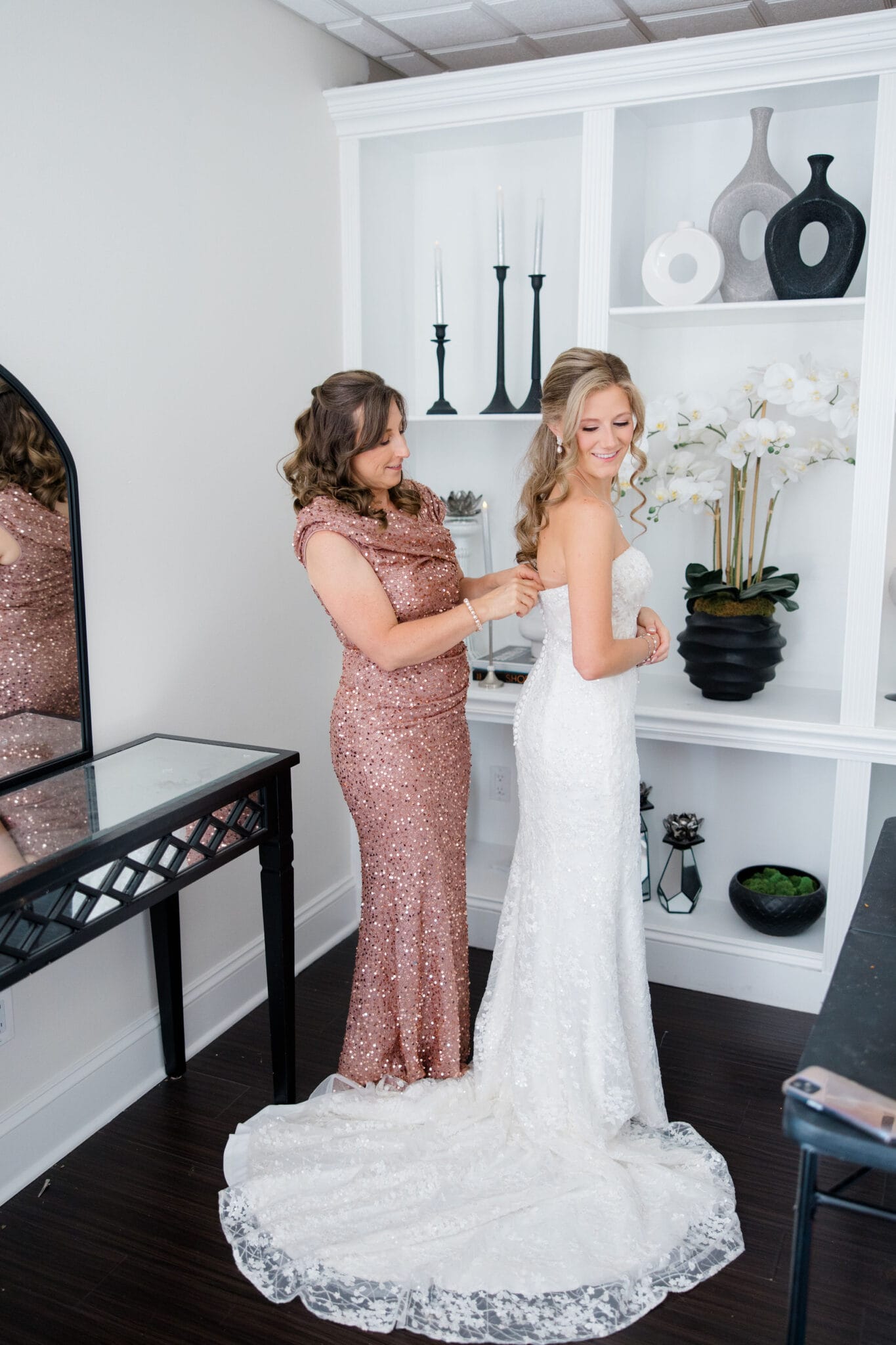 GirlsGettingReady-120